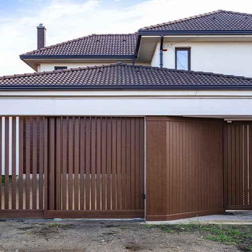 Aluminium fence - cherry wood