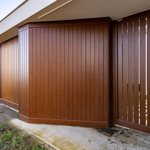 Aluminium fence - cherry wood