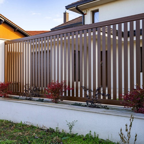 Aluminium fence - cherry wood