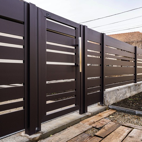 Aluminium fence - RAL 8019