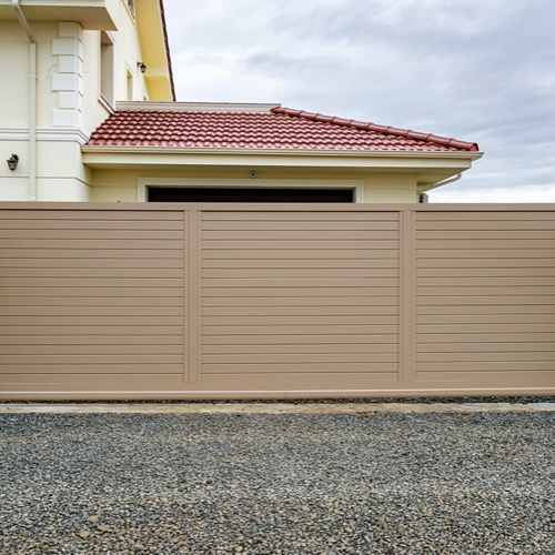 Aluminium fence - RAL 1019