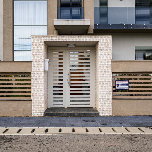 Aluminium fence - RAL 1019
