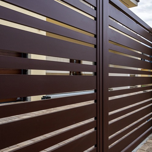 Aluminium fence - RAL 8019