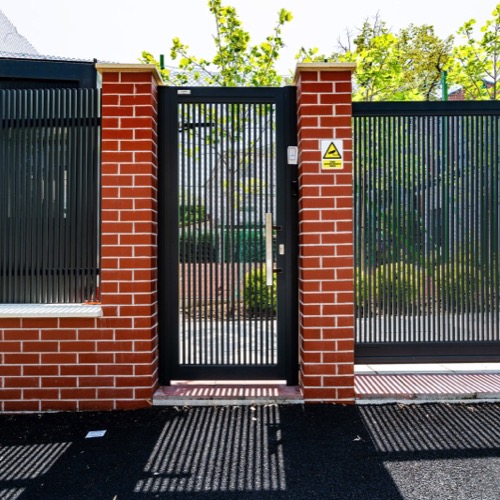 Aluminium fence - RAL 7016