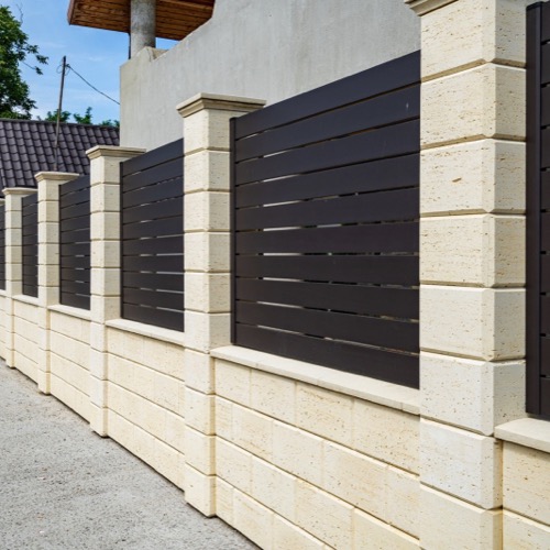 Aluminium fence - RAL 8019