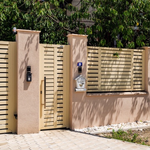 Aluminium fence - RAL 1015