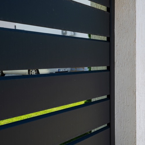 Aluminium fence - RAL 7016