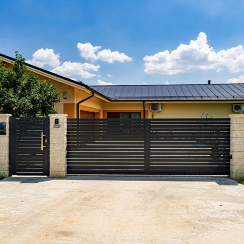 Aluminium fence - RAL 7016