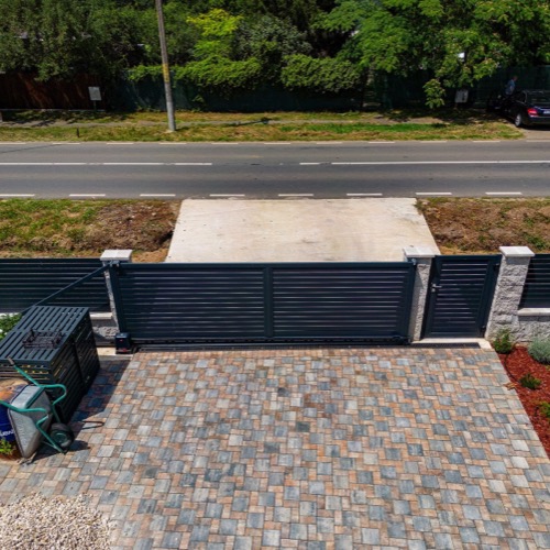 Aluminium fence - RAL 7016