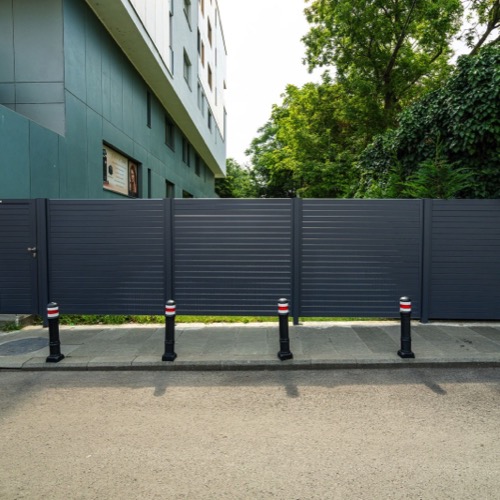 Aluminium fence - RAL 7024