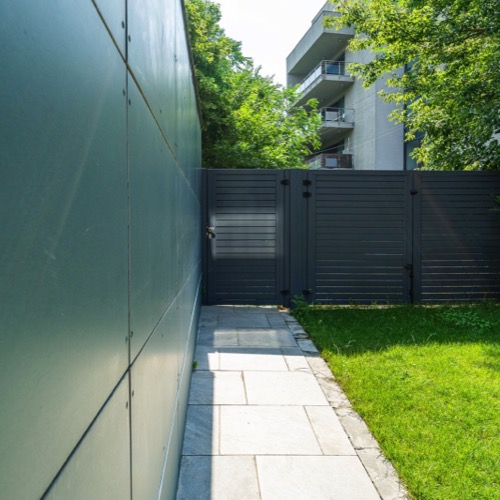 Aluminium fence - RAL 7024