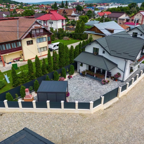 Aluminium fence - RAL 7016
