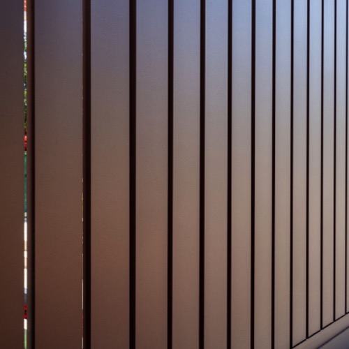 Aluminium fence - RAL 8017