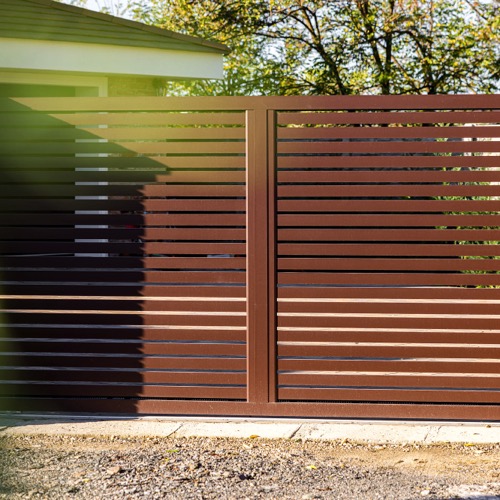 Aluminium fence - RAL 8017