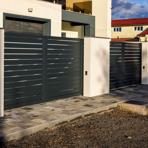 Aluminium fence - RAL 7016