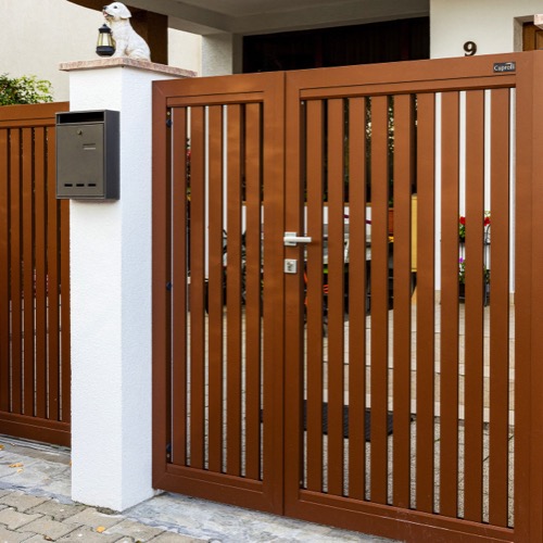 Aluminium fence - RAL 8011