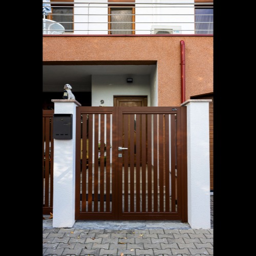 Aluminium fence - RAL 8011