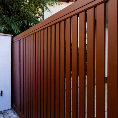 Aluminium fence - RAL 8011