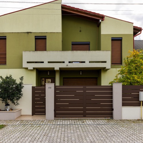 Aluminium fence - RAL 8028/1019