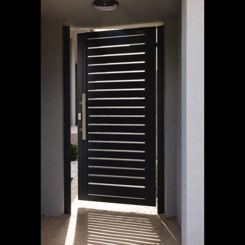 Aluminium fence - RAL 7016