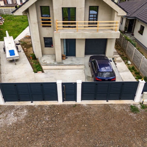 Aluminium fence - RAL 7016