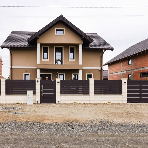 Aluminium fence - RAL 8019/9016