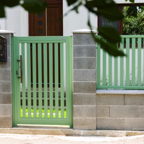 Aluminium fence - RAL 6021