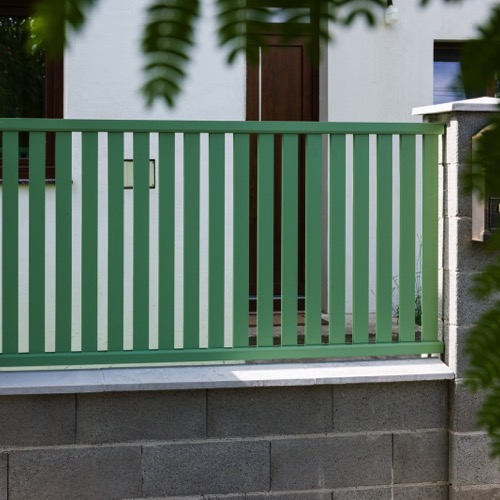 Aluminium fence - RAL 6021