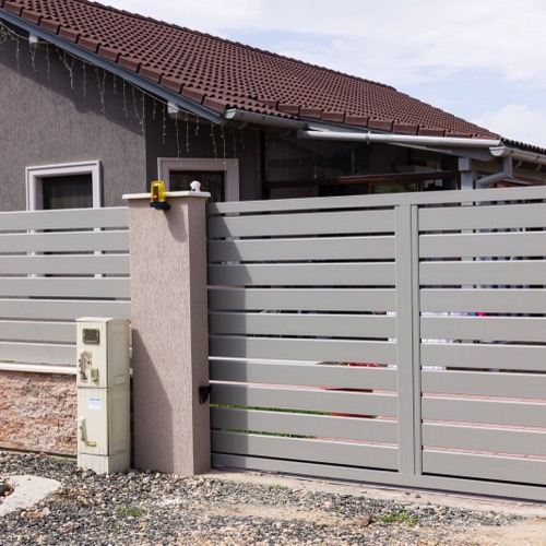 Aluminium fence - RAL 9006