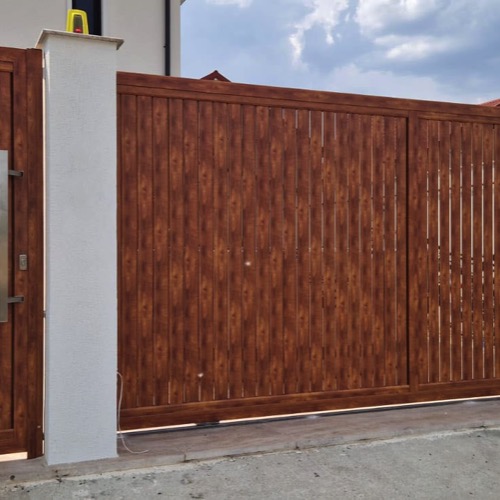 Aluminium fence - cherry wood