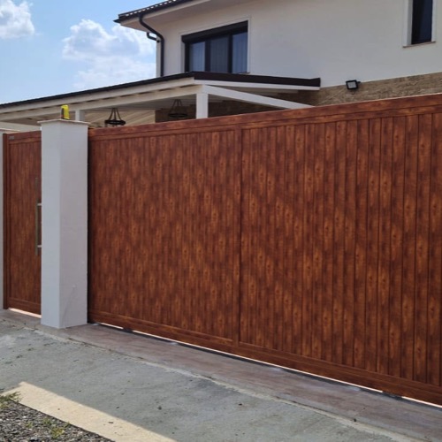 Aluminium fence - cherry wood