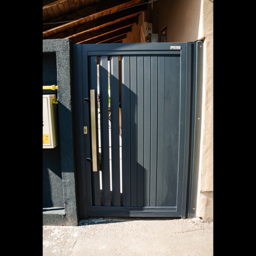 Aluminium fence - RAL 7016
