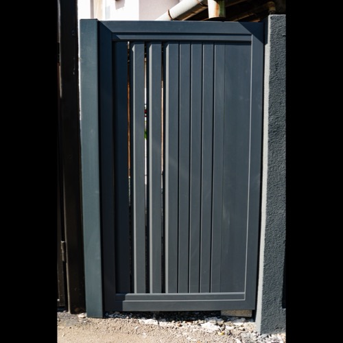 Aluminium fence - RAL 7016