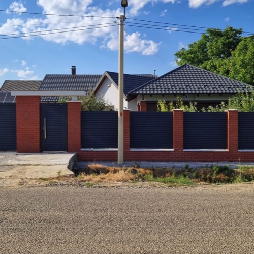 Aluminium fence - RAL 7016