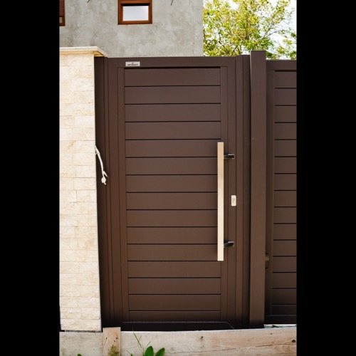 Aluminium fence - RAL 8019
