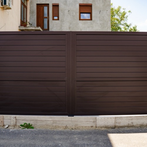 Aluminium fence - RAL 8019