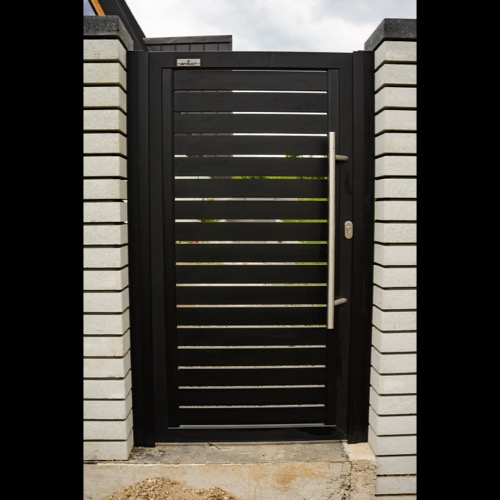 Aluminium fence - RAL 7016