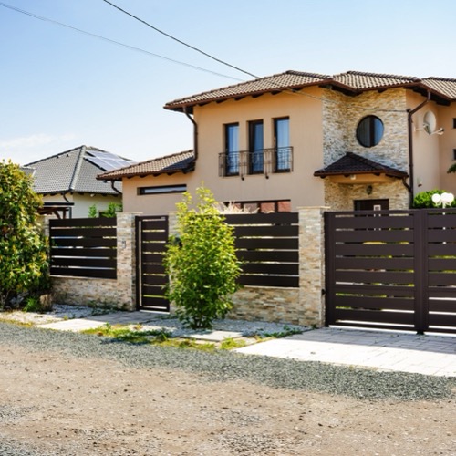 Aluminium fence - RAL 8019